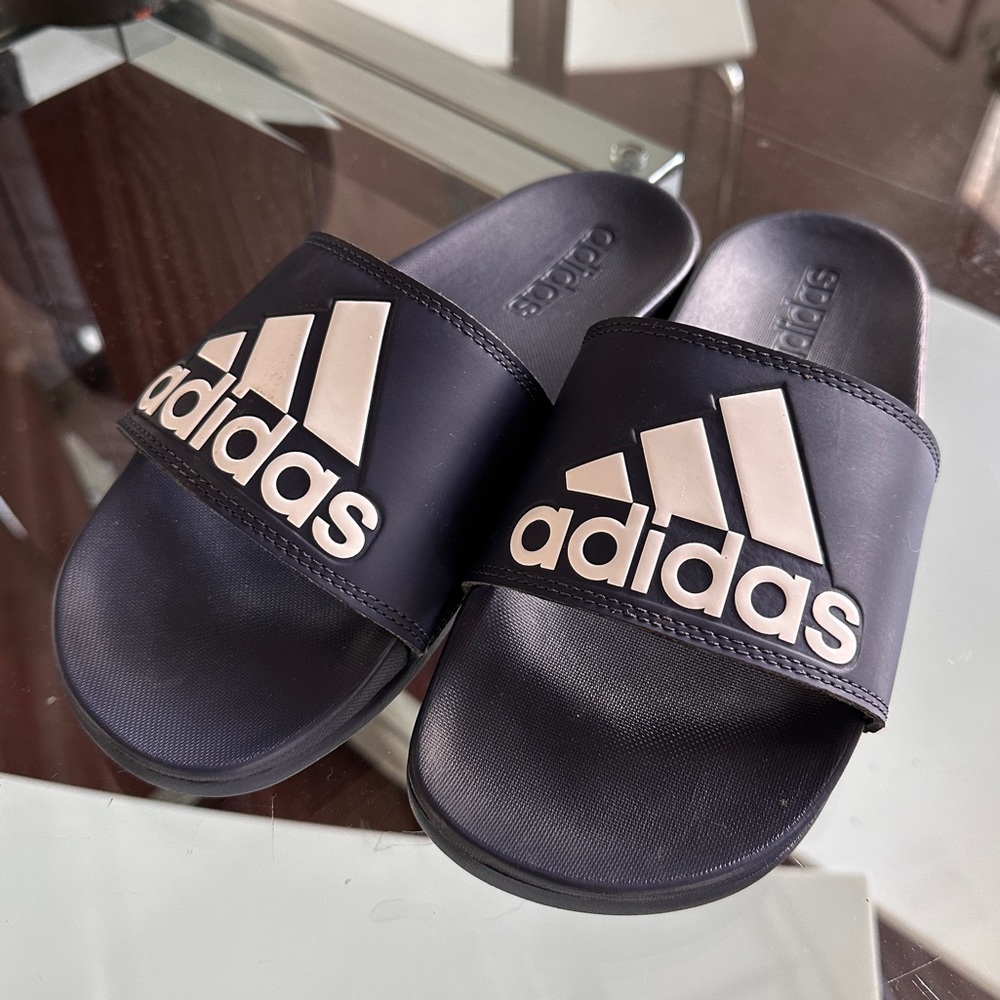 Unisex Adidas slides